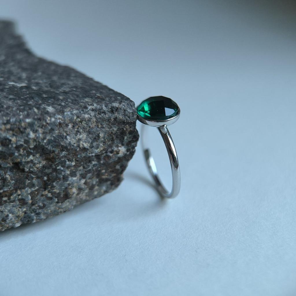 Серебряное кольцо с фианитами, вес изделия 2,88 гр (60002285)