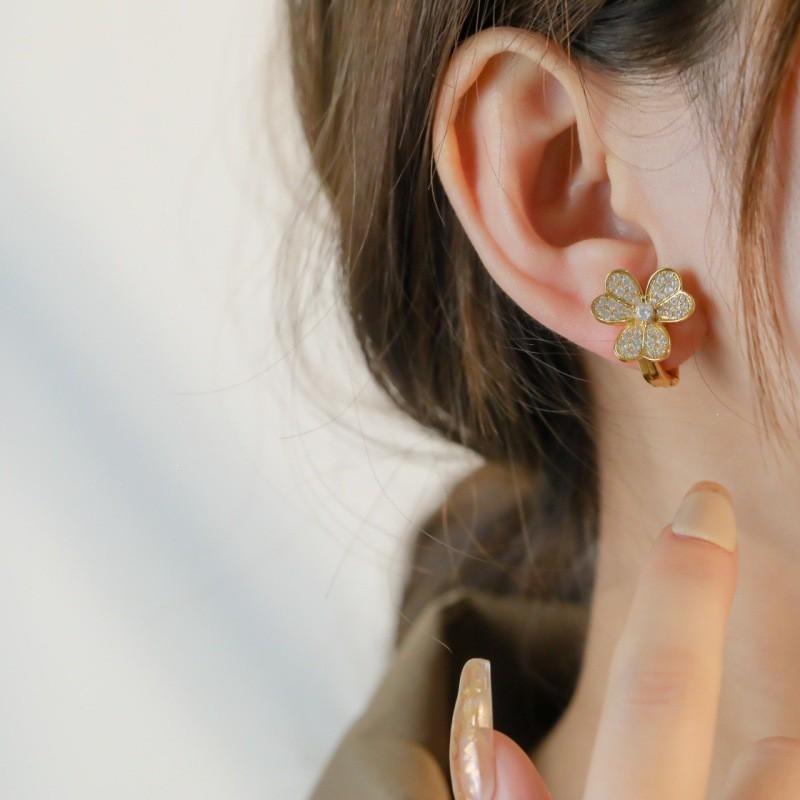 Luxury 3D Clover Stud Earrings With Full Micro Pave Cubic Zirconia Post Gold Tone Options