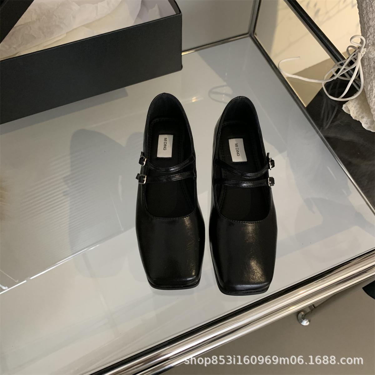 

French evening breeze silver Mary Jane single shoes women s 2025 spring new temperament fairy square head light mouth commuting shoes 40 чорний