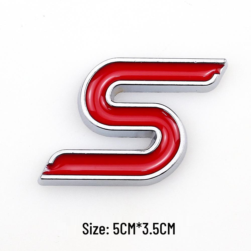 """S"" Logo""": Ideální pro upravené Fordy Mondeo, Focus, Fiesta a další sportovní modely. Obsahuje kovový znak vozu "S".