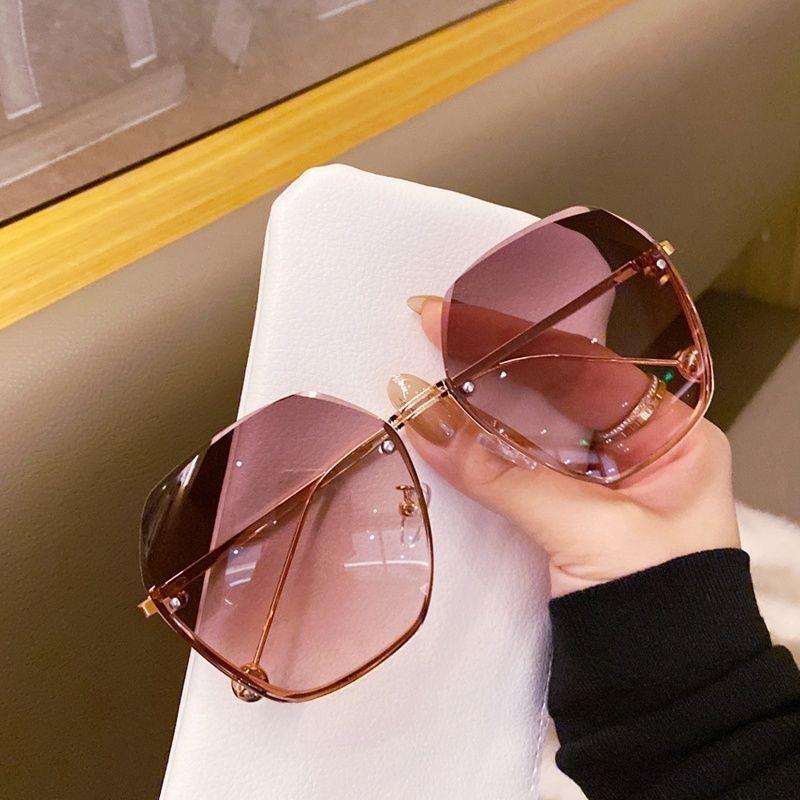 Korean Style Trendy Gradient Frameless Sunglasses for Women