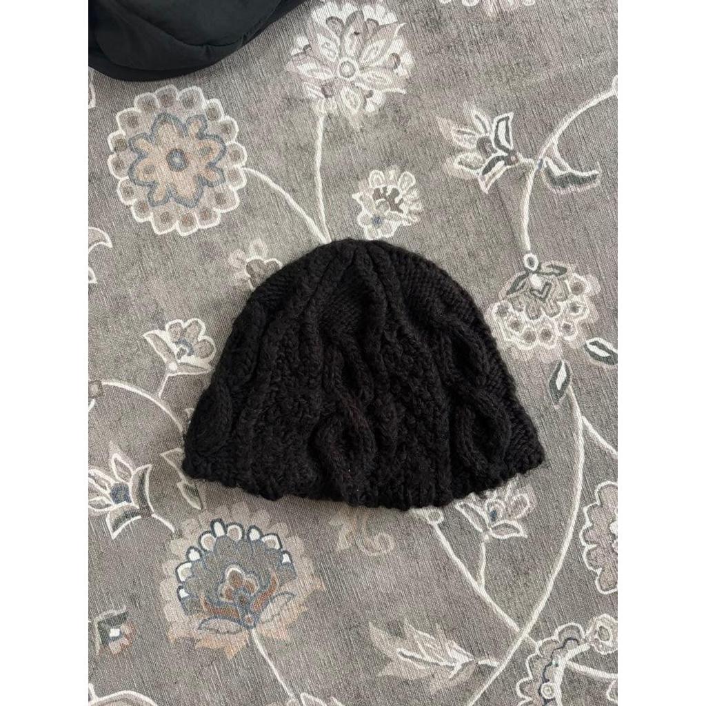 Used STUSSY cable knit beanie black