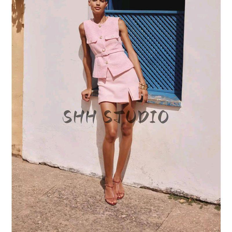 Summer New Product Women's Clothes Gold Decorated Row Button Sleeveless Round Neck with Belt Texture Vest Tops 2132091