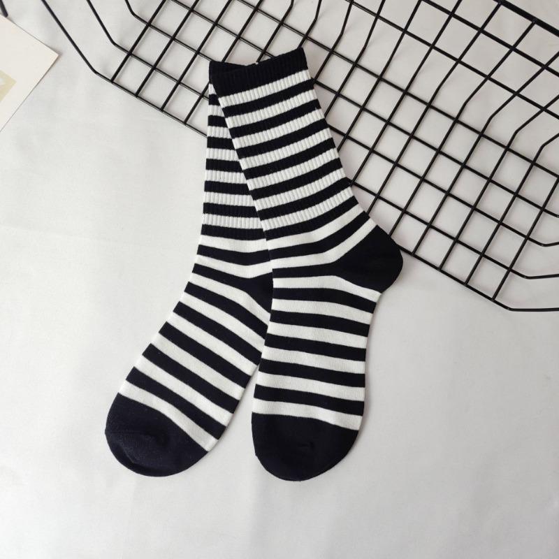 

Женские весенне-осенние новые простые гольфы в полоску контрастного цвета 1 pair чёрный