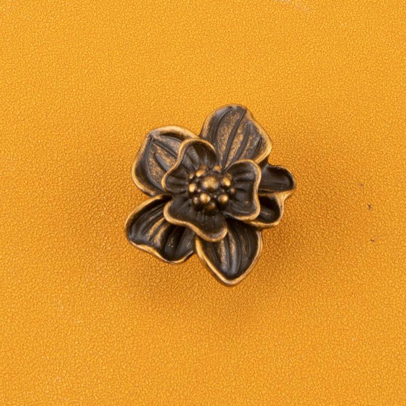 

В форме лепестка, Ручка с одним отверстием, Антикварная, В стиле нового Китая, Цинковый сплав, Маленькая ручка, Легкая роскошь, Дверца шкафа, Ящик, Фигурная ручка Pack of 1