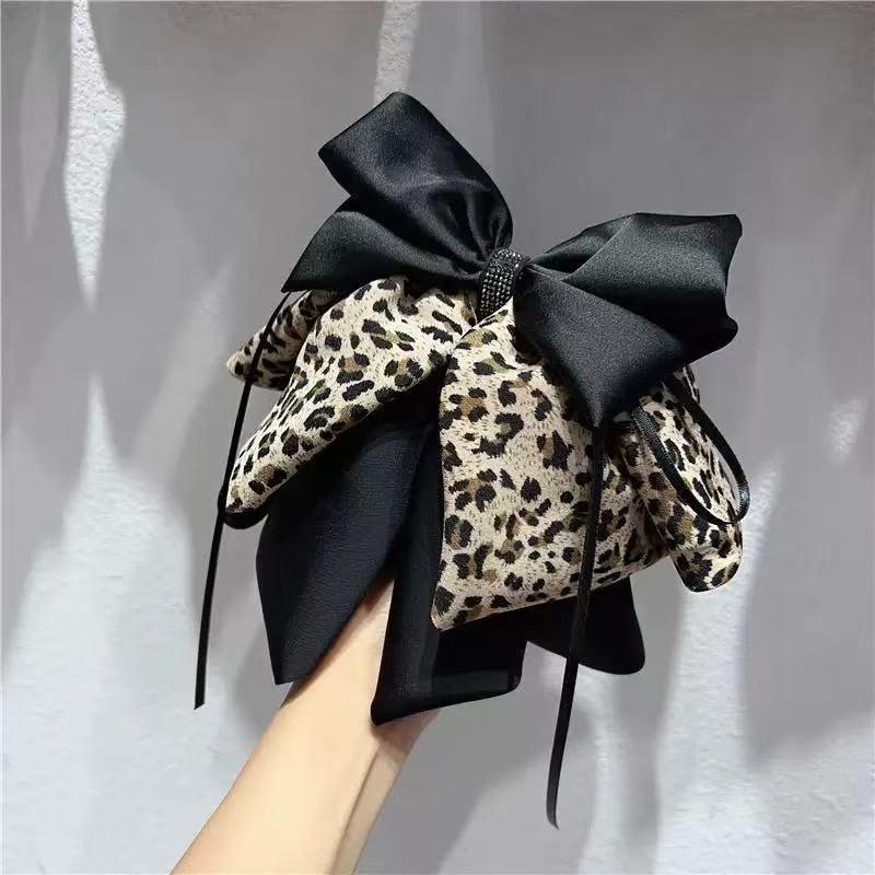 

Leopard Satin Bow Claw Hair Clip: Retro High-End Ponytail 2025 Headwear