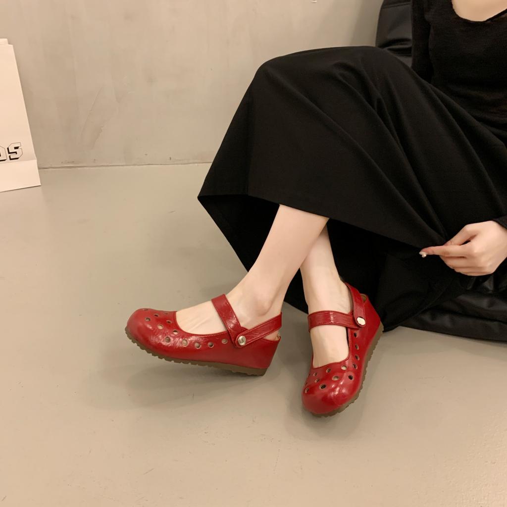 Red inner height increase bag head flat bottom hole slippers women's summer wear new retro Birkencool slippers women's