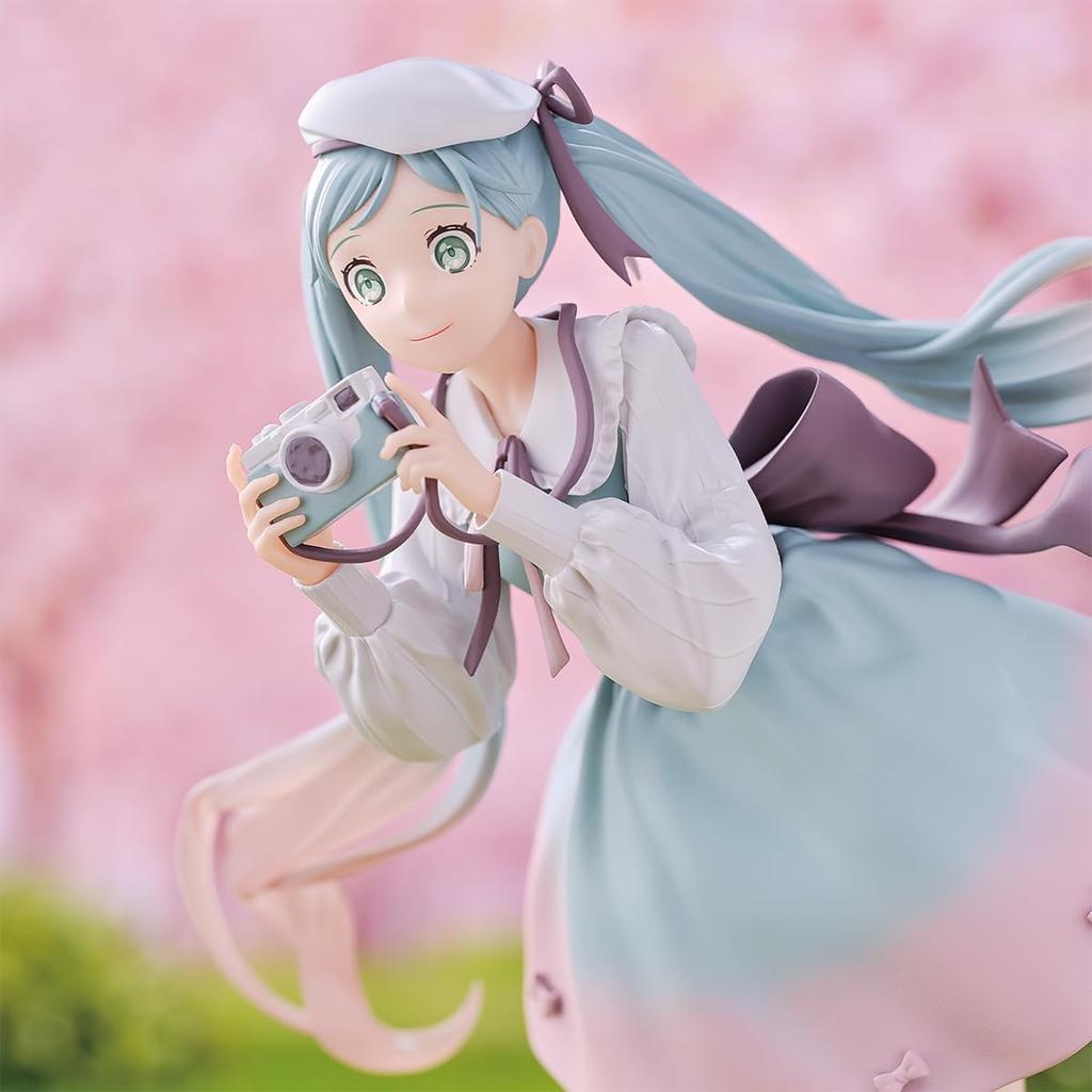 Banpresto Vocaloid Hatsune Miku Memories Figure (Holiday Camera)