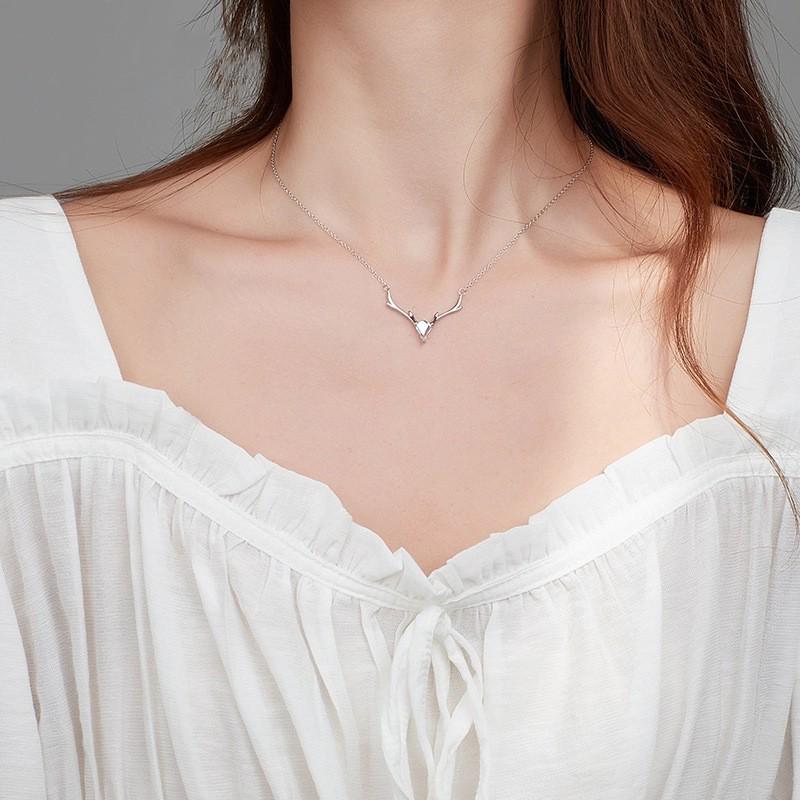 Korean S925 Silver-Plated Water Drop Necklace: Elegant, Retro, Creative Clavicle Chain for Women