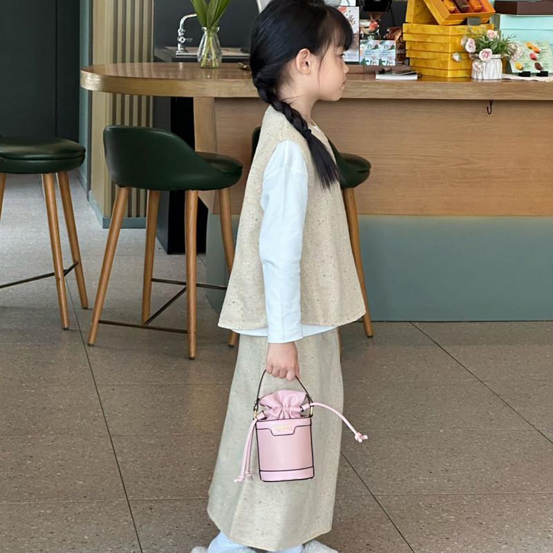 Stylish Princess Mini Bucket Bag For Kids In Trendy Color Block Design