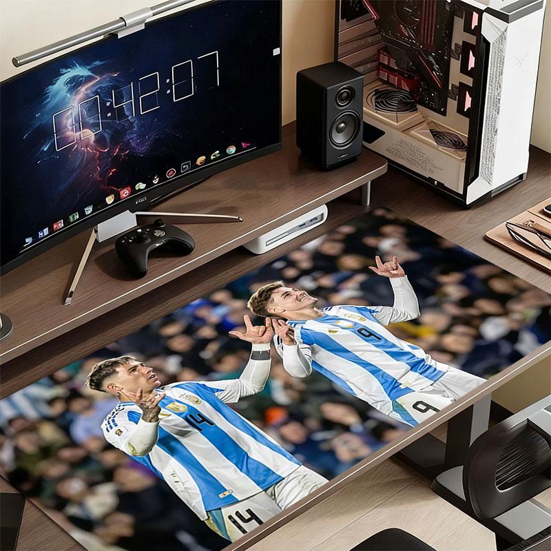 Julian & Enzo Mouse Pad, Large Gaming Desk Mat, Non-slip XXL Mousepad for Laptop & Tablet, Mini PC Playmat with Stitched Edges
