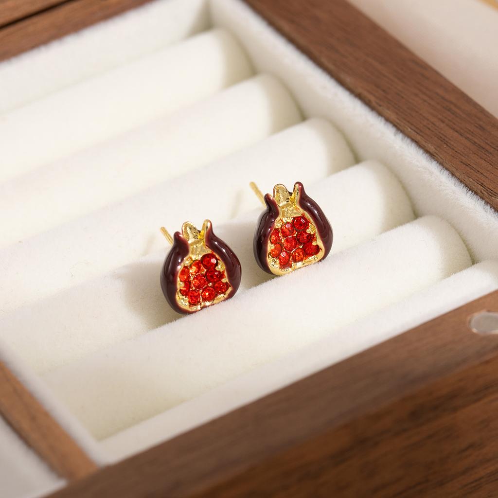 Times Come And Go, Red Pomegranate Slightly Inlaid With Sparkling Diamond Earrings For Women, Gentle And Sweet Earrings Festive Earrings For Women