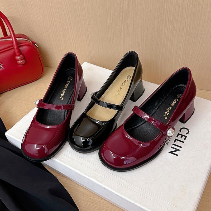 Sweet Round Head Patent Leather Mary Jane Shoes Brand Fashion Design Square Heel Tripping Strap Party Wedding Women Single Shoes