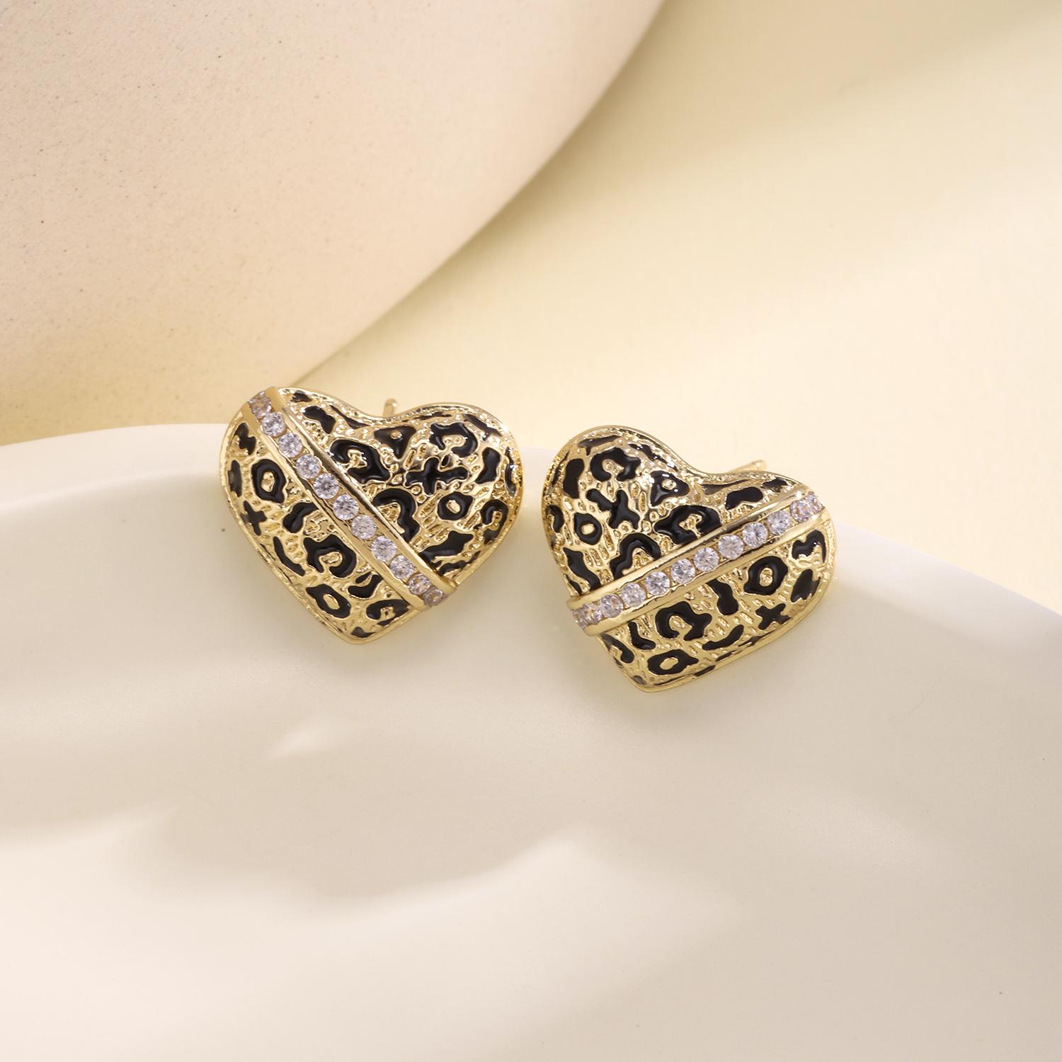 

Nidin Vintage Leopard Pattern Stud Earrings Crystal Striped Heart & Round Shape Animal Pattern Fashion Ear Jewelry For Women