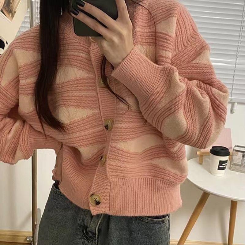 Cardigan Sweater 2023 Autumn Wave Stripe Sweater for Women Design Sense Knitted Cardigan Versatile and Lazy Sweater Female Coat