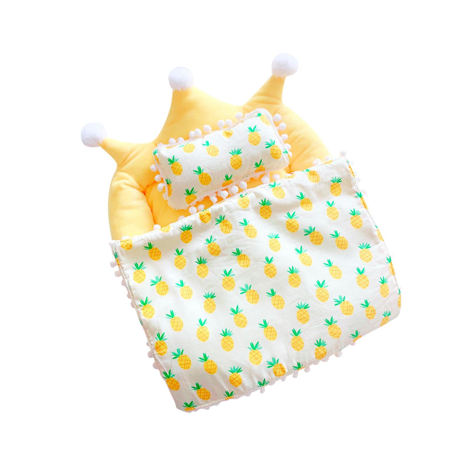 

Кукольная кроватка, Набор из трех предметов с подушкой и одеялом, Разноцветный на выбор, Аксессуары для кукольного домика One Size жёлтый