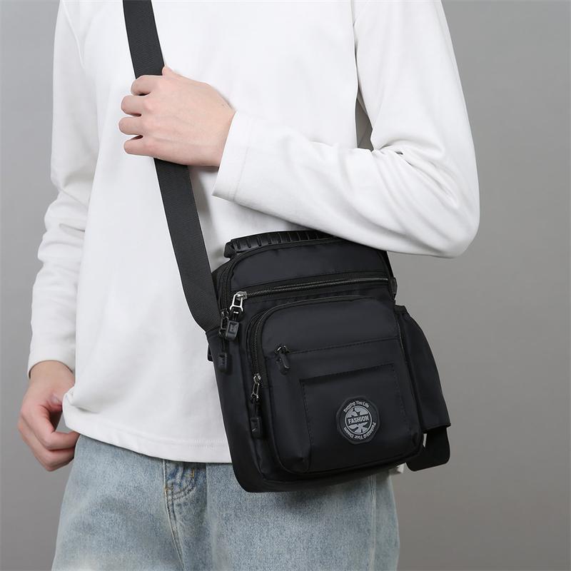 Herren Umhängetasche Große Kapazität Einfarbige Leichte Verschleißfeste Crossbody-Tasche