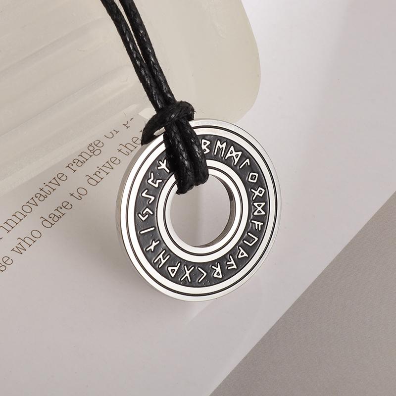 

Винтажный кулон с руной норвежского викинга из нержавеющей стали с регулируемой плетеной кожаной веревочной цепочкой для мужчин и женщин, ювелирные изделия в скандинавском стиле викингов серебряный