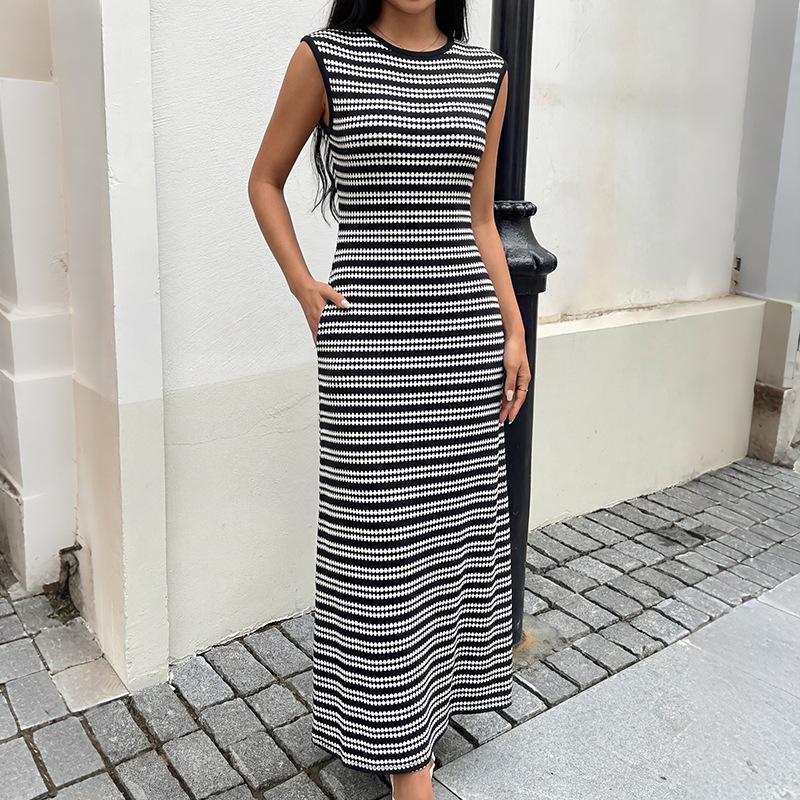 Women Crochet Knit Striped Maxi Dress Sleeveless Bodycon Long Dress Casual Chic Everyday Summer Dress