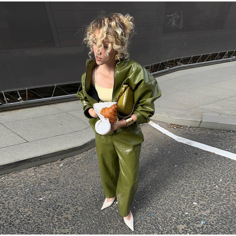 Women Green Stand Collar Leather Jacket Fashion Zipper Long Loose Outerwears Chic 2025 New Autumn Fashion High Street Lady Wear