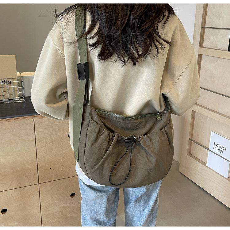 Damen Messenger Bags Neue Mode Nylon Casual Schultertasche Große Kapazität Klassenzimmer Student Pendler Crossbody Schulranzen Tasche