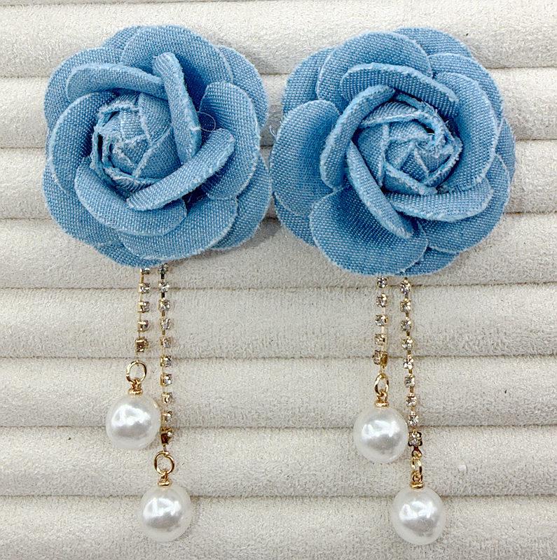 European Hot-Selling Camellia Pearl Earrings - French High-End Floral Style 2026