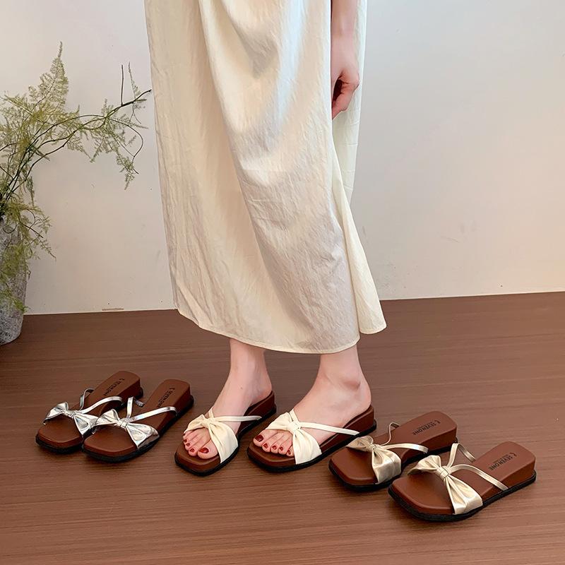 

French beautiful cool slippers women s summer wear 2025 new evening fairy style sandals thick-soled wedges 40 шампанського