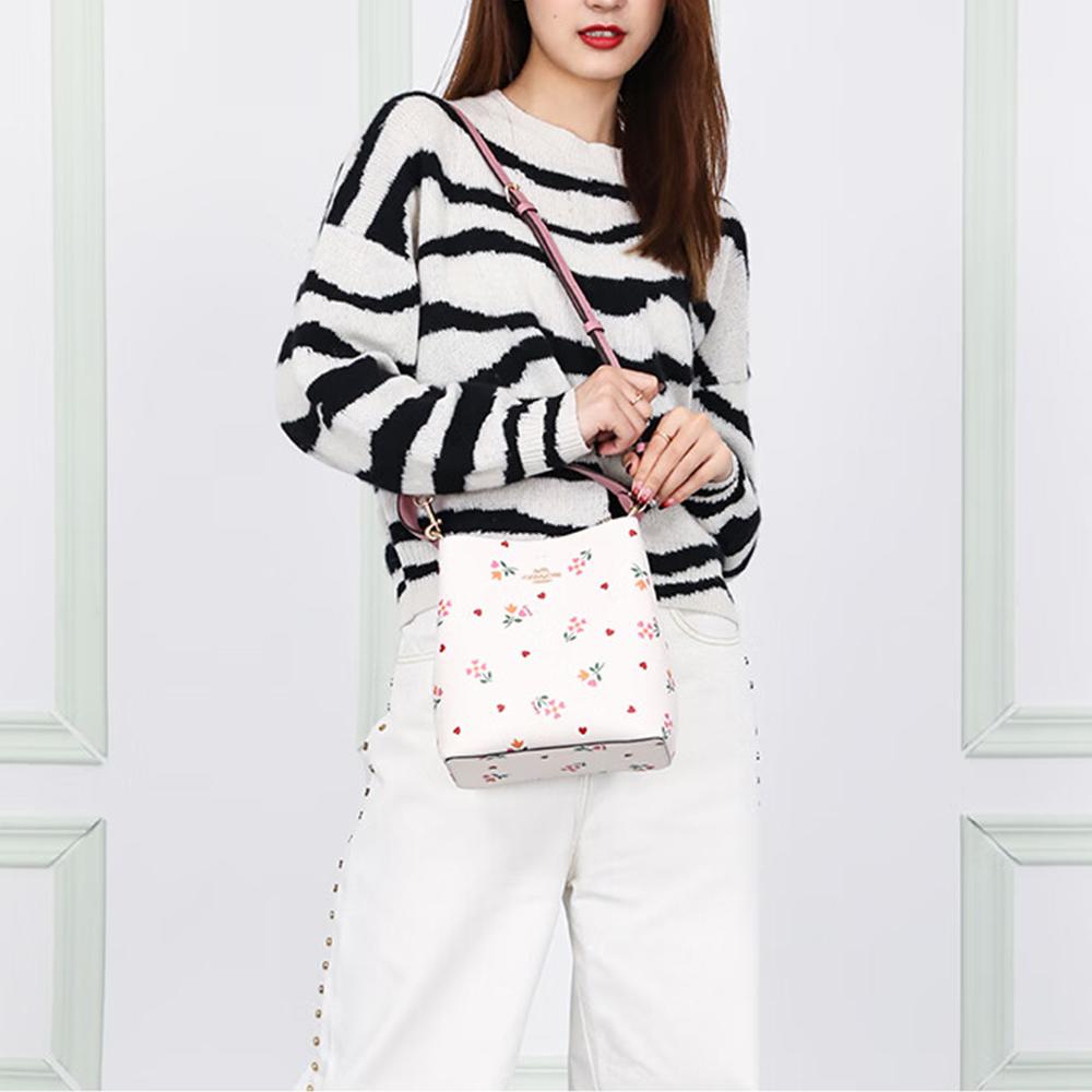 Coach Town 22 Metallic Horse And Carriage Logo Heart Flower Print Coated Canvas And Leather Bucket Bag Women Bags Pink White C7976-IMCAH
