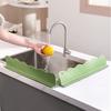 Barriera d'Acqua Multifunzionale in Silicone con Ventosa per Protezione Schizzi su Piani Cucina di Casa, Striscia Barriera Acqua per Lavello del Bagno