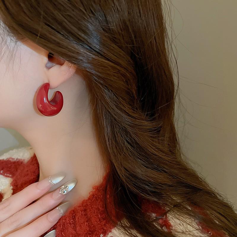 Silver Needle Red Drip Geometric Ear Cuffs - Retro Light Luxury Earrings for Women, Autumn/Winter Collection