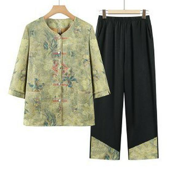

Loose Spring & Autumn Floral Top and Black Pants Set for Elderly Women - Comfortable Two-Piece for Moms 4XL (130-145 Jin) зелёный
