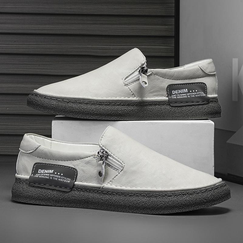 Fashion Casual Leather Men Shoes Handmade Soft-Soled Male Loafers Breathable Office Formal Shoes Slip on Driving Shoes Simple Moccasins