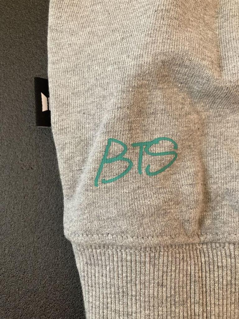 [USED] Extremely Rare BTS Pop-Up Store Official Merchandise: Tae Handwritten Logo Hoodie