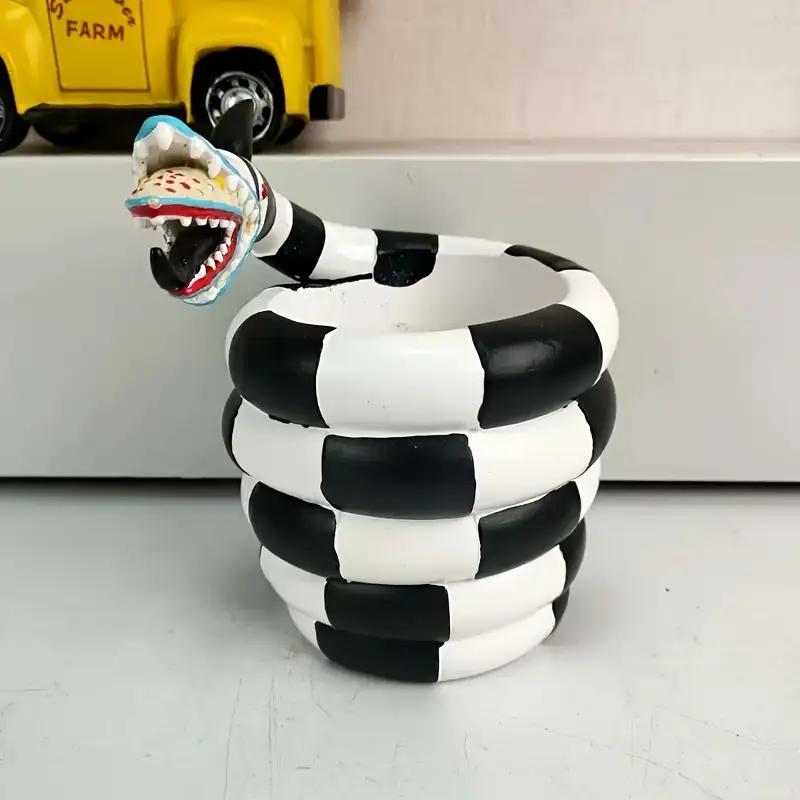 

New Bizarre Imagination Design Black and White Snake Pattern Resin Flowerpot Parody Popcorn Bucket Ornament Design Decoration