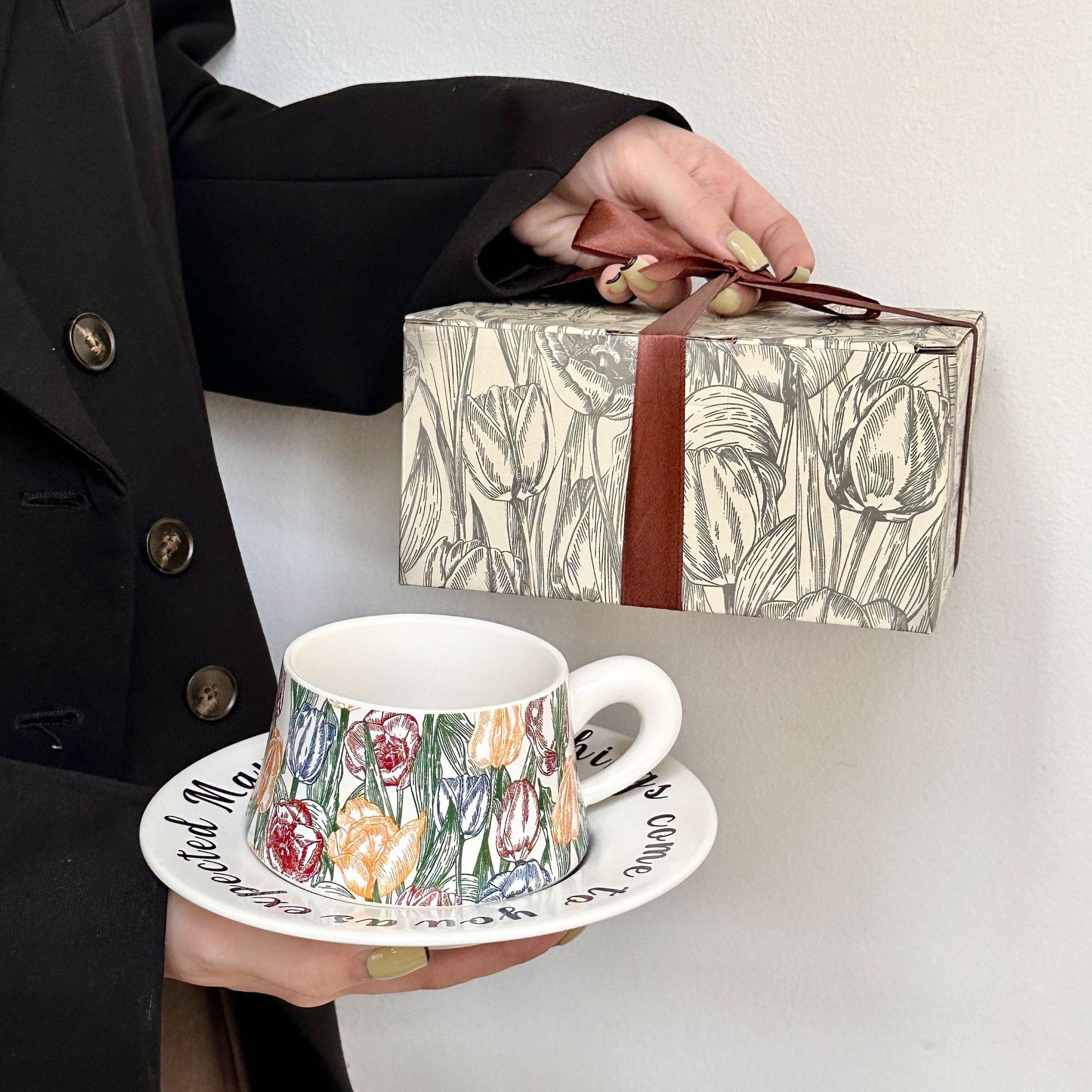 

Кофейная чашка с блюдцем, Дизайн высокой ценности, Ретро, Набор чашек для послеобеденного чая, Сувенир на открытие мероприятия, Женский