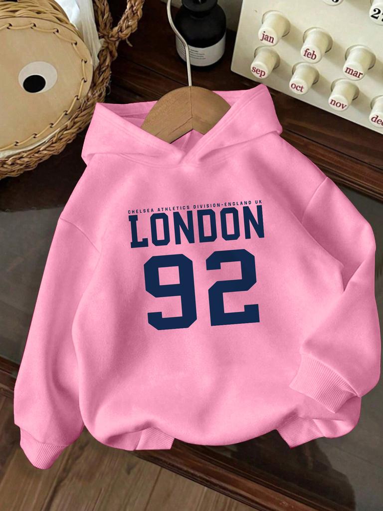 This children's casual hoodie featuresthenumber92andletterpatternsIt's warm comfortableandsuitableforspringautumnandwinter wear.