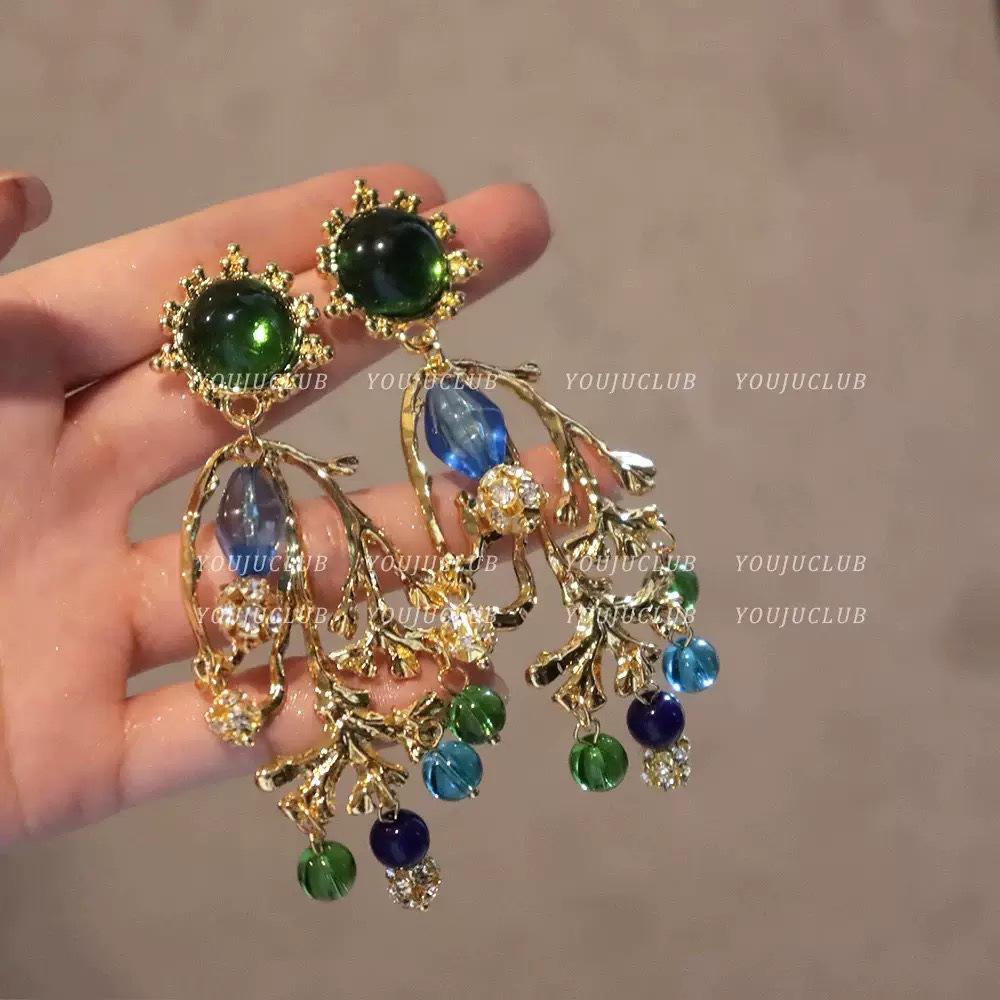 Silver Needle Diamond Crystal Tassel Rhombus Earrings: Luxurious Ethnic Retro Fashion Dangle Jewelry.