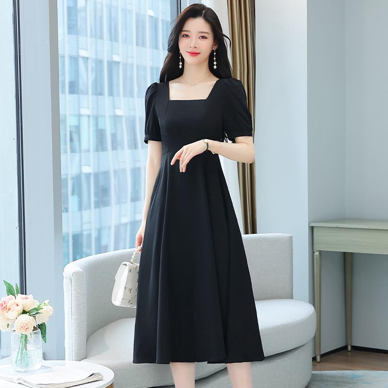 Red Women's Square-Neck Dress: 2026 Summer French Retro Style with Puff Sleeves for Engagements