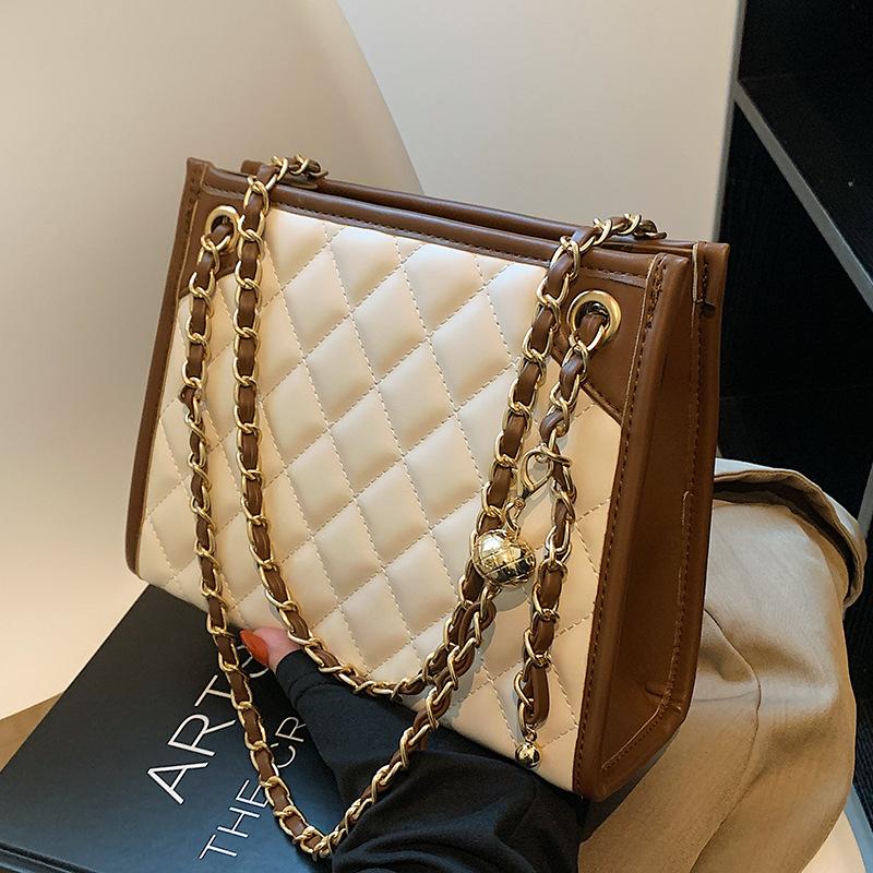 Rhombus chain bag large capacity women's bag 2026 new niche ins versatile fashion texture messenger bag