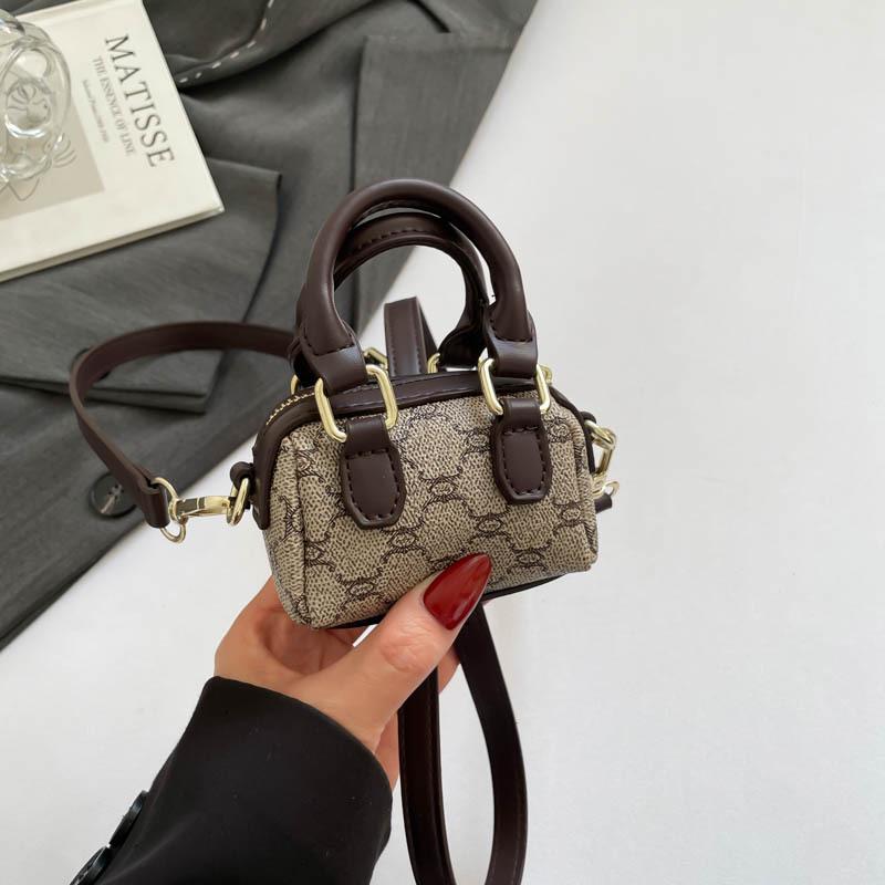 

Single shoulder popular mini fashion bag 2025 niche design trend new simple messenger commuter small square bag