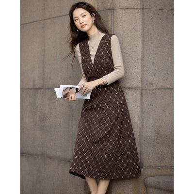 Demana Luxury V-Neck Jacquard Sleeveless Dress with Belt