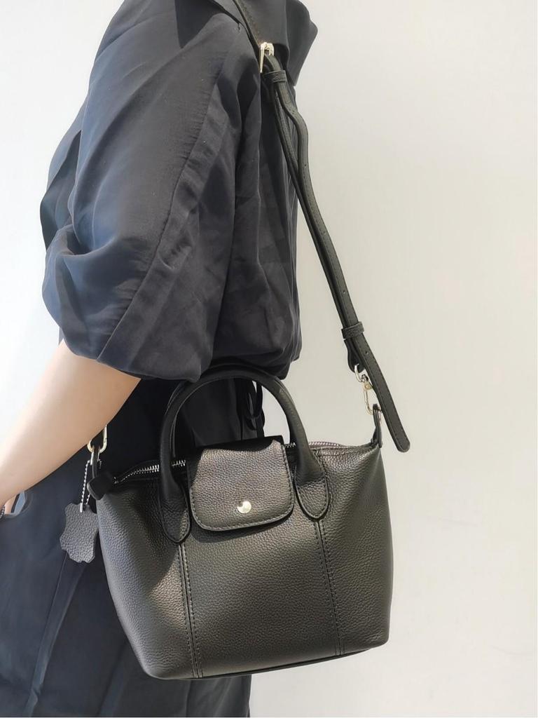 Women's High-End Crossbody Soft Leather Dumpling Bag - Classic Genuine Leather Handbag for Versatile Commuting