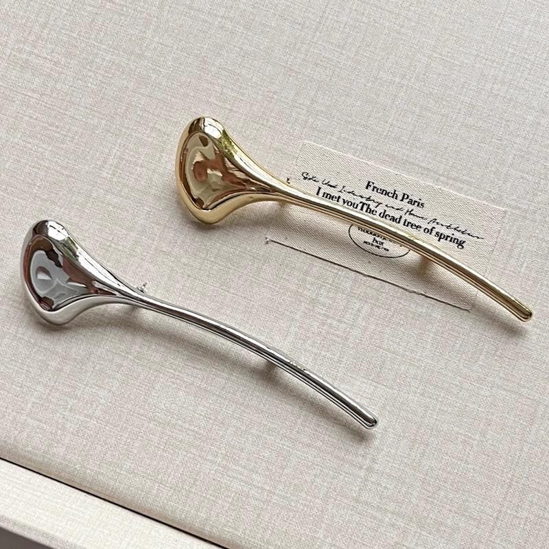 Vintage Glossy Metal Ginkgo Leaves Brooch for Women Exquisite Fashion Suit Corsage Pins Accessories Party Jewelry Gifts