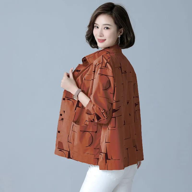 Middle-aged and elderly fashion loose large mother spring coat trench coat middle-aged and elderly coat women's foreign style coat