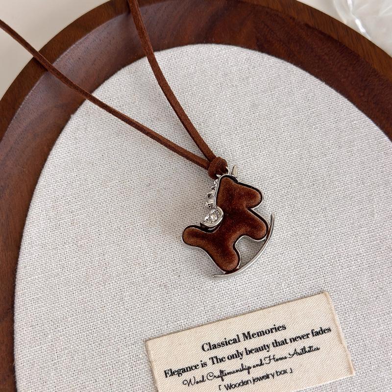Minimalist Plush Pony Pendant Long Necklace For Women Vintage Leather Rope Sweater Chain Jewelry Accessories Gifts