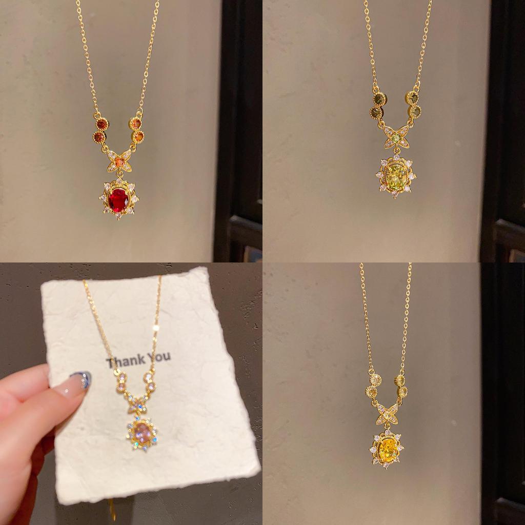 Flower Pendant Necklace With Gold Plating And Zirconia For Elegant Womens Fashion
