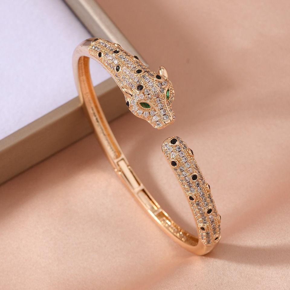 Snake-shaped Bracelet, Light Luxury, Light Luxury, Exquisite High-end Bracelet