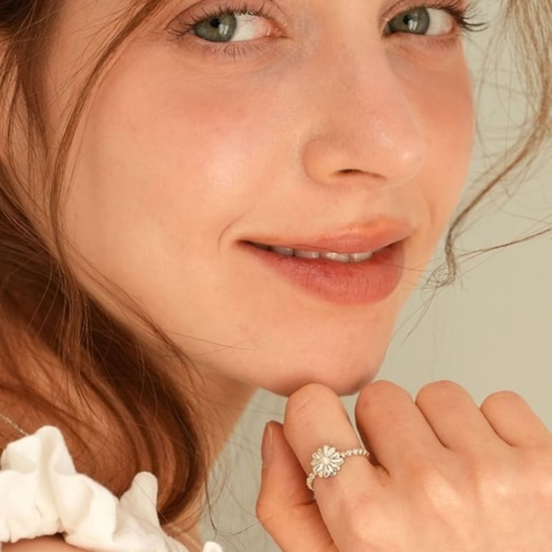 BELLOOGGI Daisy pearl ring(S) Daisy freshwater pearl ring