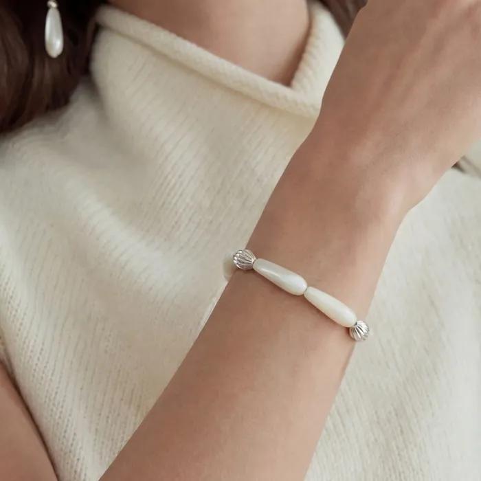 Glow White Shell Bracelet