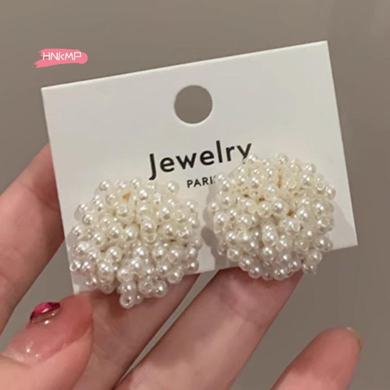 1Pair Women's Gentle White Pearl Flower Stud Earrings High-End Ear Clip for Wedding Party Jewelry Accessory Gift